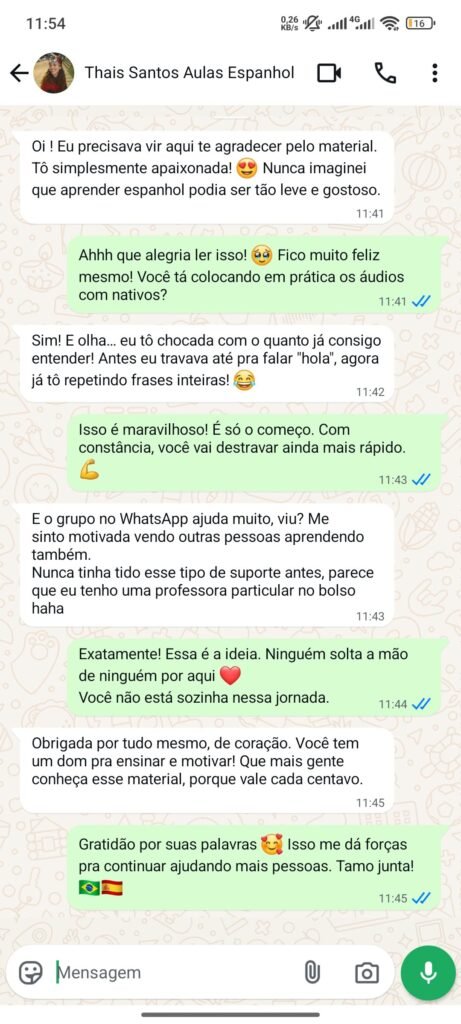 Mensagem de aluno elogiando o aprendizado de espanhol com áudios de nativos e suporte via WhatsApp